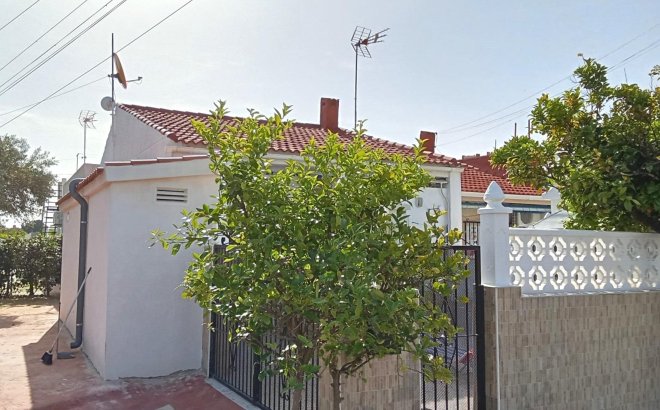 Resale - Bungalow -
Torrevieja - Torretas