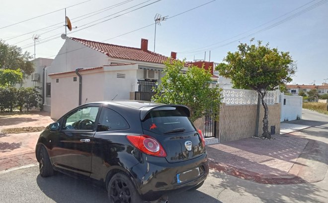 Resale - Bungalow -
Torrevieja - Torretas
