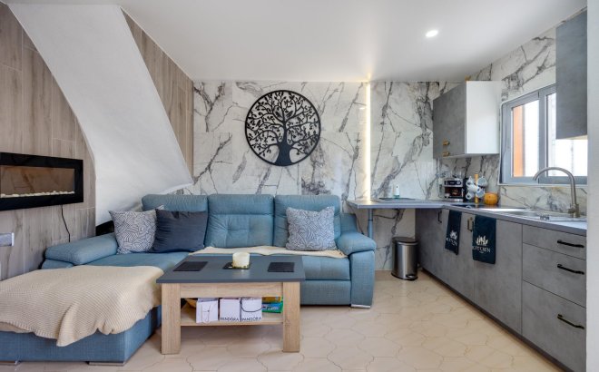 Resale - Bungalow -
Torrevieja - La Siesta - El Salado - Torreta