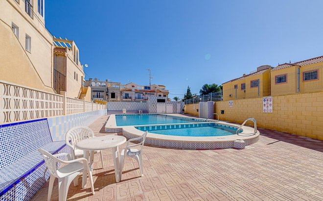 Resale - Bungalow -
Torrevieja - La Siesta - El Salado - Torreta