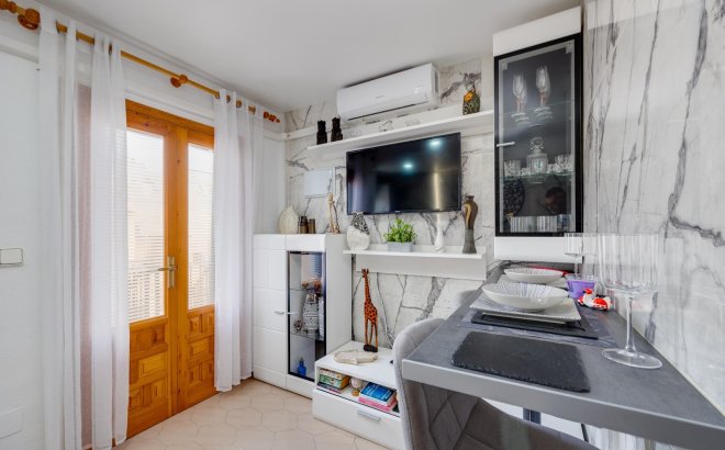 Resale - Bungalow -
Torrevieja - La Siesta - El Salado - Torreta