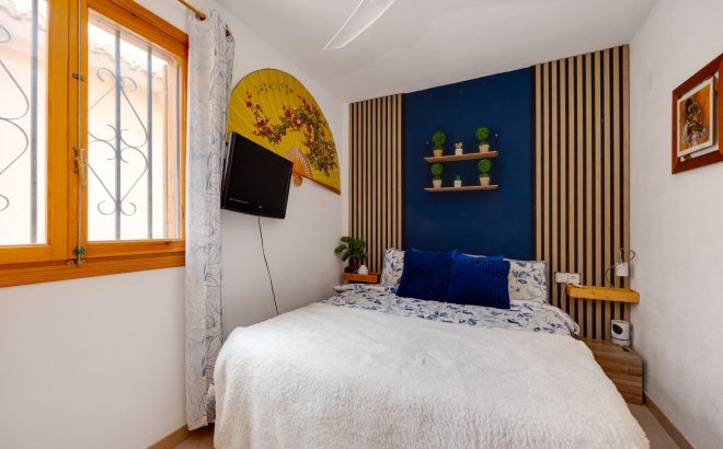 Resale - Bungalow -
Torrevieja - La Siesta - El Salado - Torreta