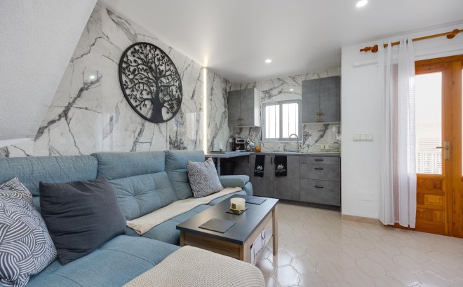 Resale - Bungalow -
Torrevieja - La Siesta - El Salado - Torreta