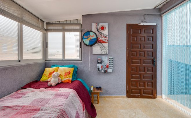 Resale - Bungalow -
Torrevieja - La Siesta - El Salado - Torreta