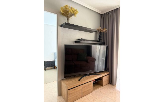 Resale - Apartment -
Torrevieja - Centro