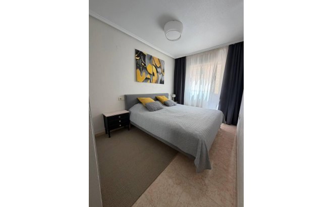 Resale - Apartment -
Torrevieja - Centro
