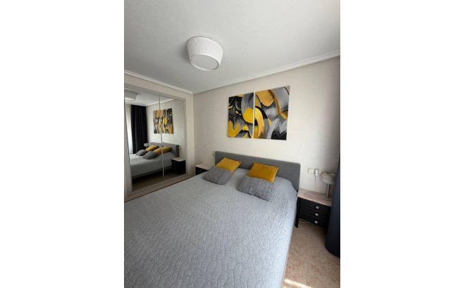Resale - Apartment -
Torrevieja - Centro