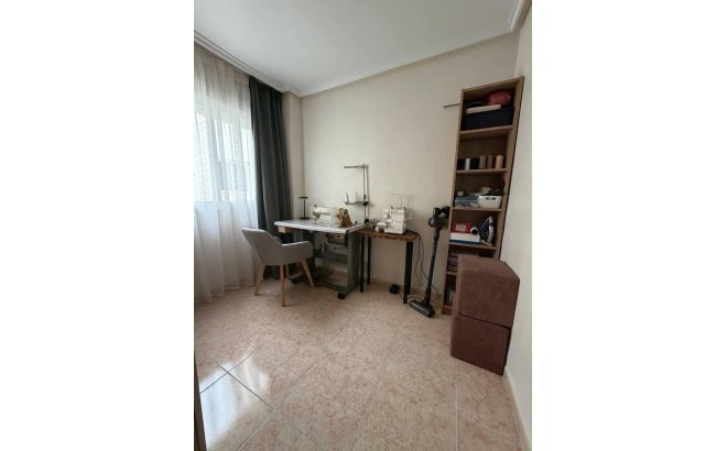 Resale - Apartment -
Torrevieja - Centro