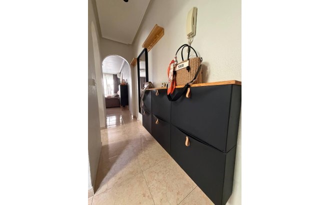 Resale - Apartment -
Torrevieja - Centro