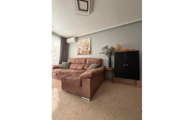 Resale - Apartment -
Torrevieja - Centro