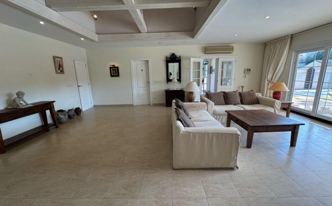 Resale - Villa -
Orihuela Costa - Playa Flamenca