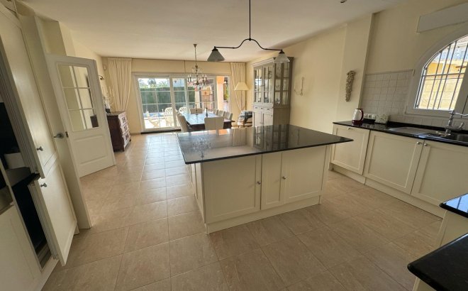 Resale - Villa -
Orihuela Costa - Playa Flamenca