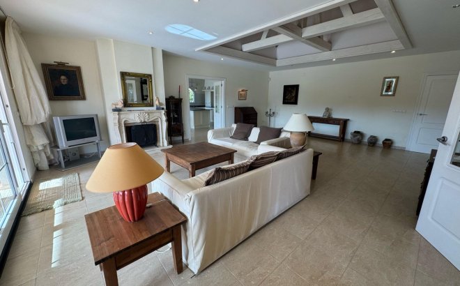 Resale - Villa -
Orihuela Costa - Playa Flamenca