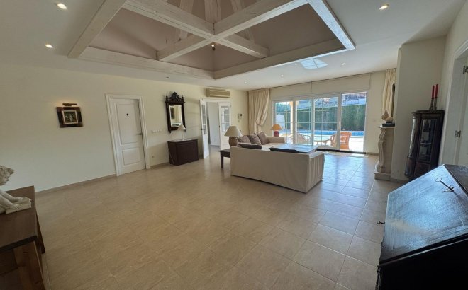 Resale - Villa -
Orihuela Costa - Playa Flamenca
