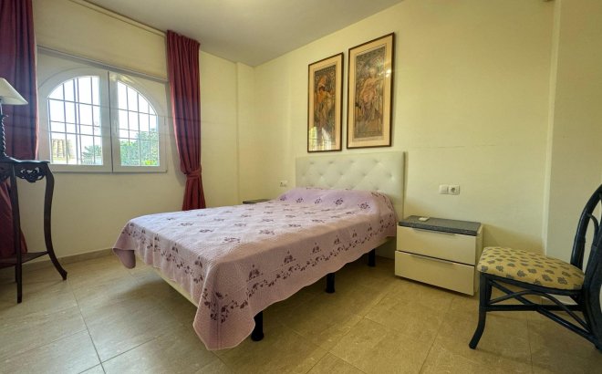 Resale - Villa -
Orihuela Costa - Playa Flamenca