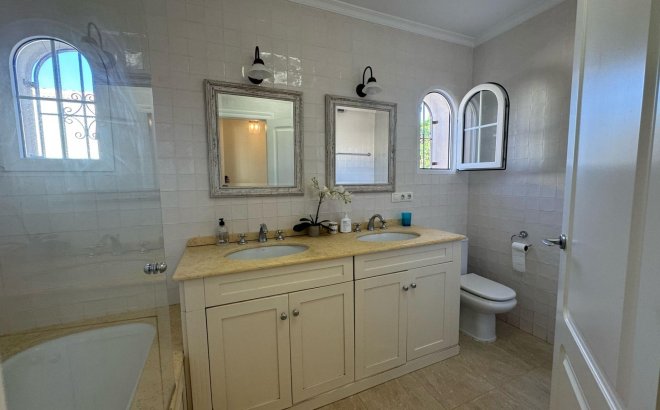 Resale - Villa -
Orihuela Costa - Playa Flamenca