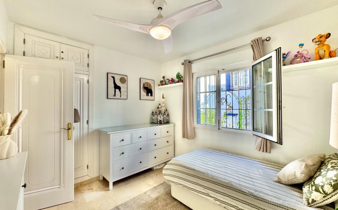 Resale - Bungalow -
Orihuela Costa - Villamartín-las Filipinas