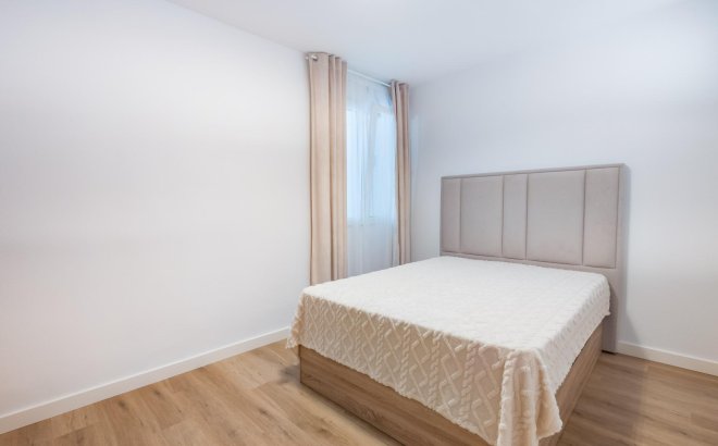 Resale - Apartment -
Torrevieja - Playa del Cura