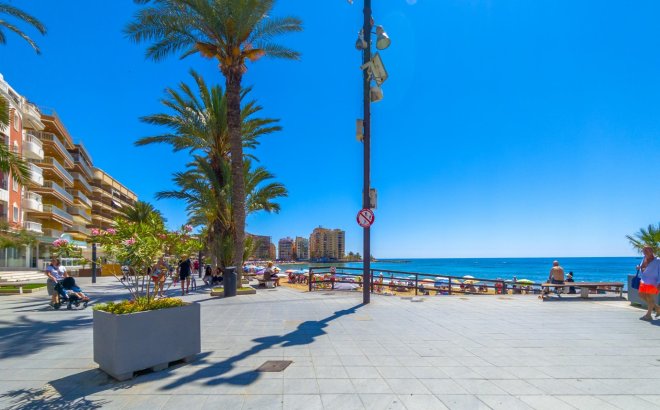 Resale - Apartment -
Torrevieja - Playa del Cura
