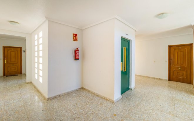Resale - Apartment -
Torrevieja - Playa del Cura
