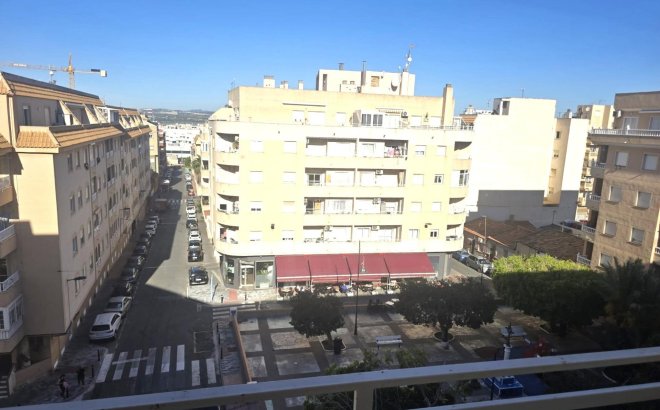 Resale - Apartment -
Torrevieja - Centro
