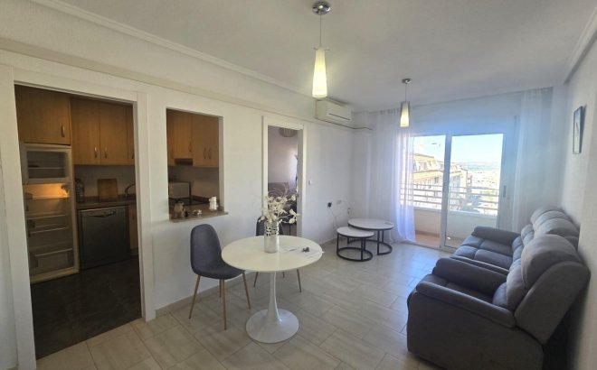 Resale - Apartment -
Torrevieja - Centro