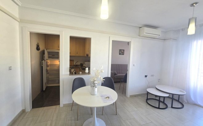 Resale - Apartment -
Torrevieja - Centro