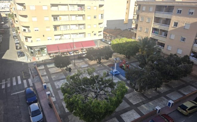 Resale - Apartment -
Torrevieja - Centro
