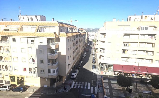 Resale - Apartment -
Torrevieja - Centro