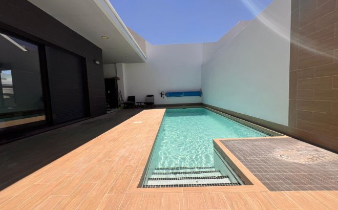 Resale - Villa -
Orihuela Costa - Lomas de Cabo Roig