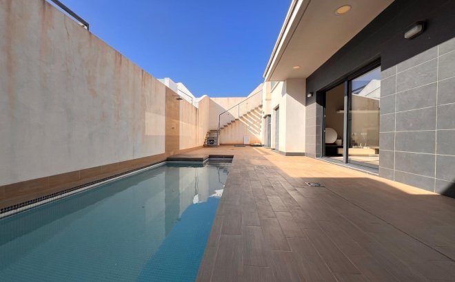 Resale - Villa -
Orihuela Costa - Lomas de Cabo Roig