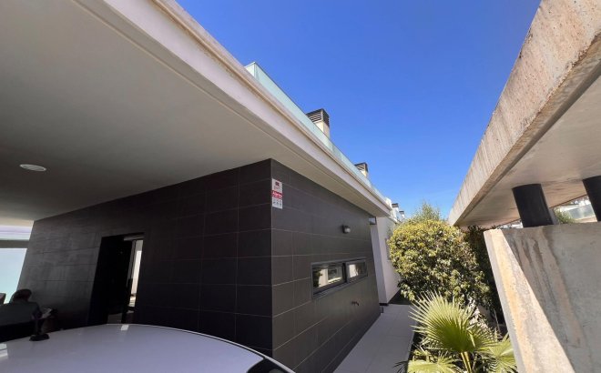 Resale - Villa -
Orihuela Costa - Lomas de Cabo Roig