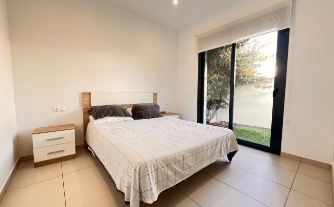 Resale - Villa -
Orihuela Costa - Lomas de Cabo Roig