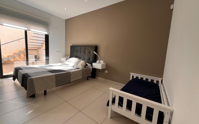 Resale - Villa -
Orihuela Costa - Lomas de Cabo Roig