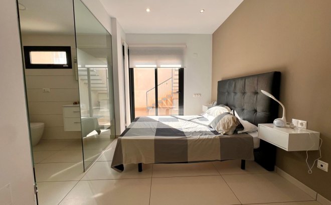 Resale - Villa -
Orihuela Costa - Lomas de Cabo Roig