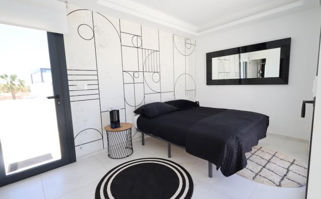 Resale - Villa -
Rojales - Inland