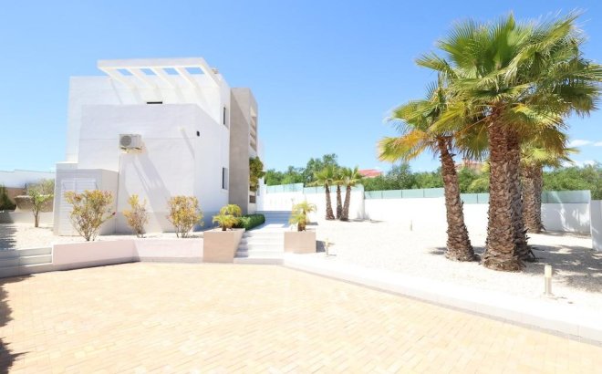 Resale - Villa -
Rojales - Inland