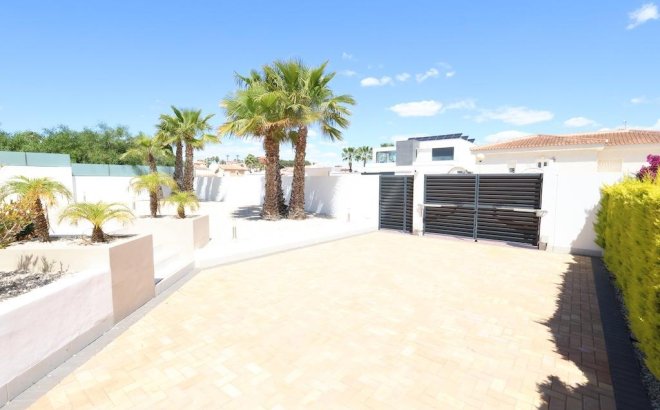 Resale - Villa -
Rojales - Inland