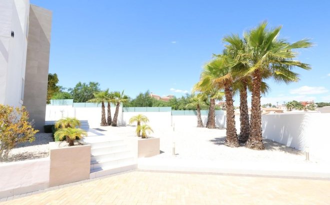Resale - Villa -
Rojales - Inland