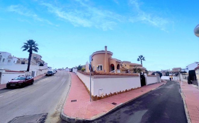 Resale - Villa -
Ciudad Quesada - Costa Blanca