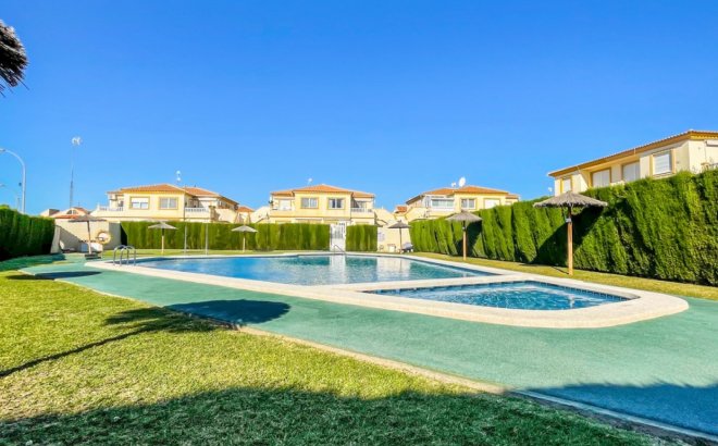 Resale - Bungalow -
Orihuela Costa - Costa Blanca
