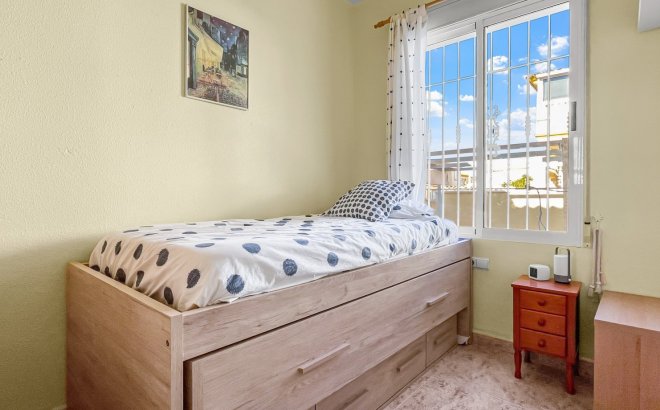 Resale - Bungalow -
Orihuela Costa - Costa Blanca