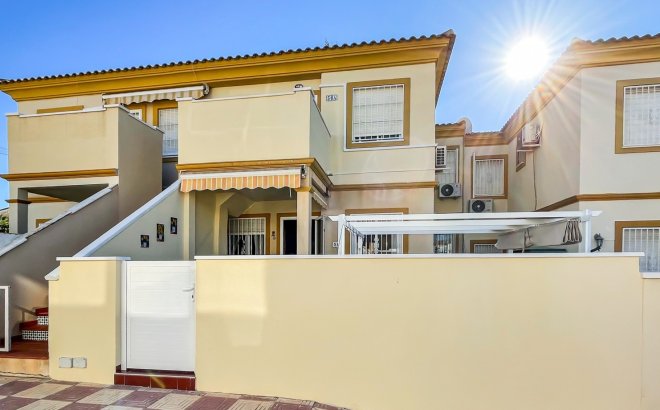 Resale - Bungalow -
Orihuela Costa - Costa Blanca