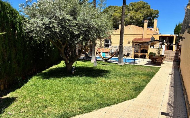 Resale - Villa -
Los Balcones - Costa Blanca