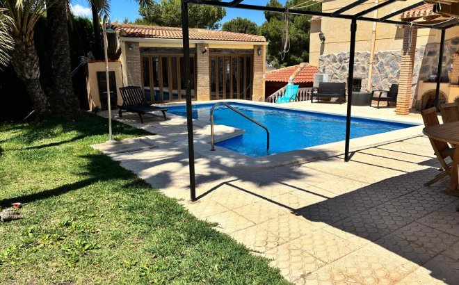 Resale - Villa -
Los Balcones - Costa Blanca
