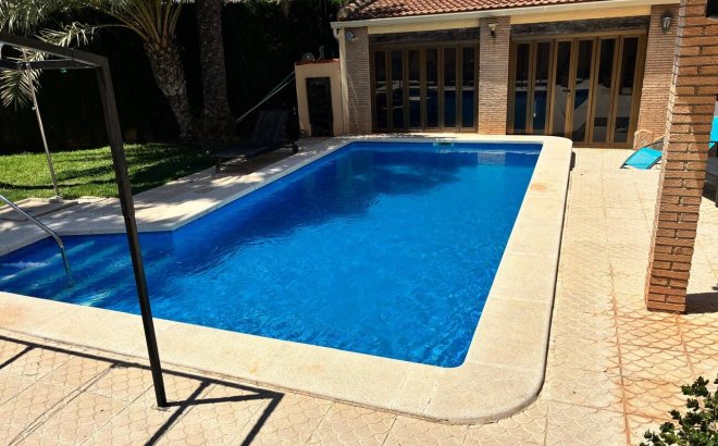 Resale - Villa -
Los Balcones - Costa Blanca