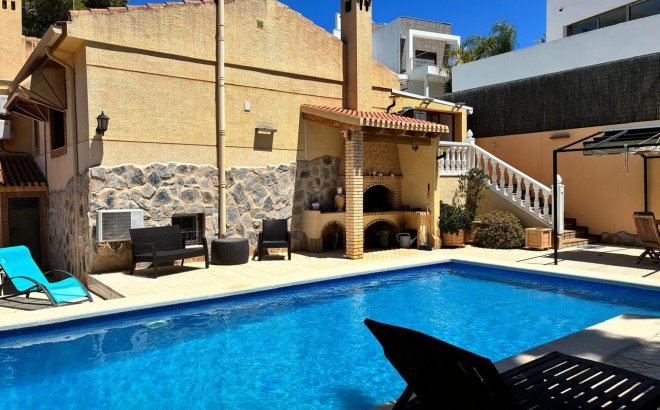 Resale - Villa -
Los Balcones - Costa Blanca