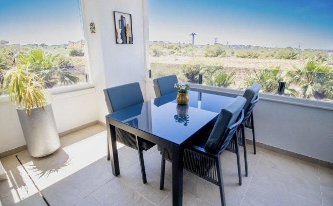 Resale - Penthouse -
Los Altos - AMANECER