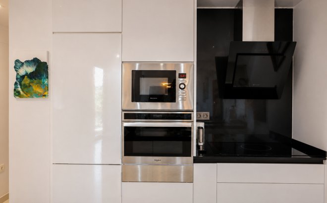 Resale - Penthouse -
Los Altos - AMANECER