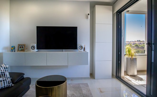 Resale - Penthouse -
Los Altos - AMANECER